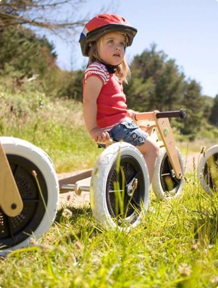 Kind zittend op een fiets